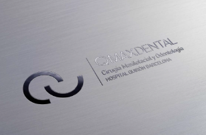 Q-max dental logo